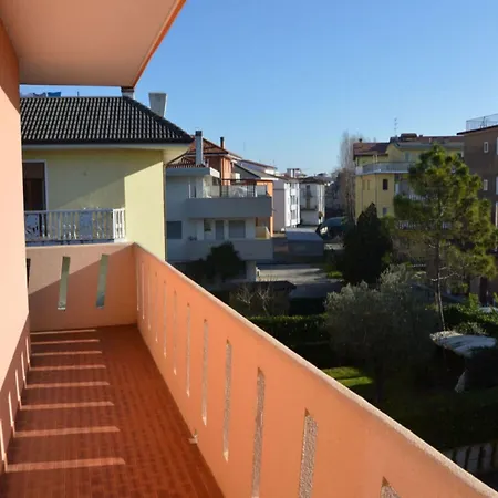 Comfortable Family Flat Near Ponente Daire Caorle